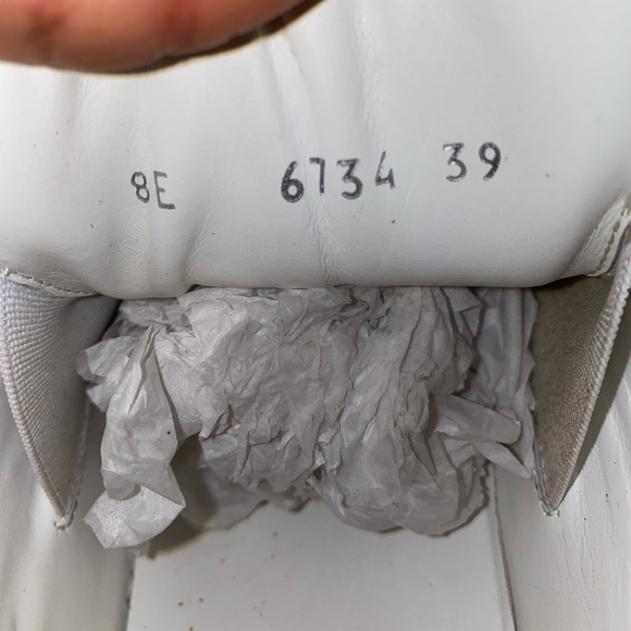 💕Fendi pearland sneakers with fur strap - Picture 7 of 13